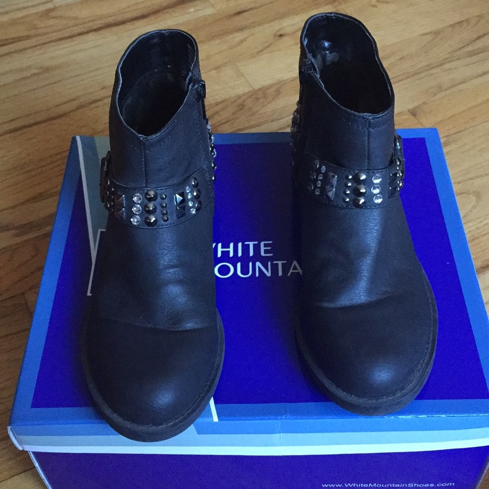 Booties - Picture 3 of 6